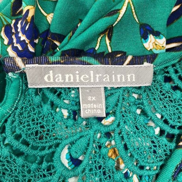 Daniel Rainn 2X Plus Sleeveless Blouse Green Floral Lace Accents Cutout NWOT - Picture 9 of 12